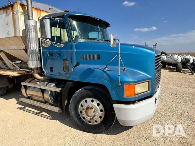 Image of Mack CH613 equipment image 1