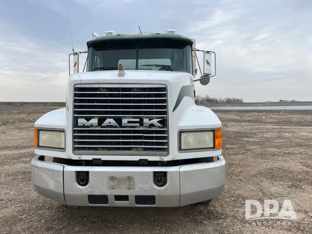 Image of Mack CH613 equipment image 2