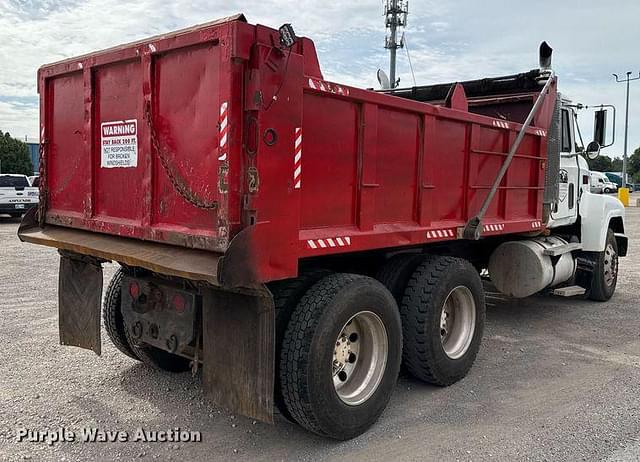 Image of Mack CH613 equipment image 4