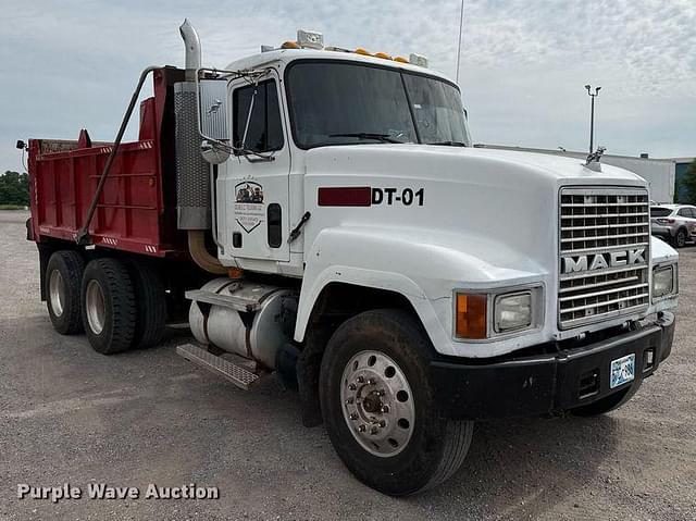 Image of Mack CH613 equipment image 2