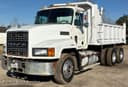 2000 Mack CH613 Image