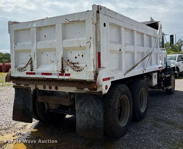 Image of Mack CH613 equipment image 4