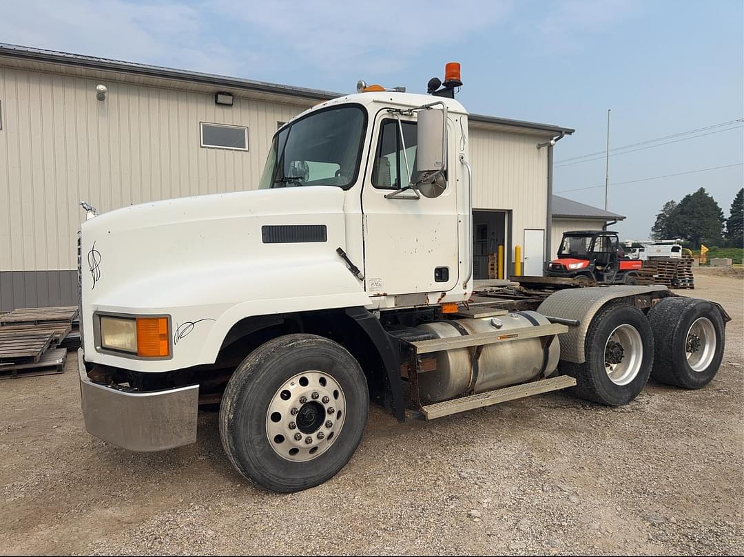 Image of Mack CH613 Primary image