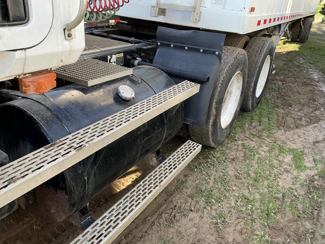 Image of Mack CH613 equipment image 3