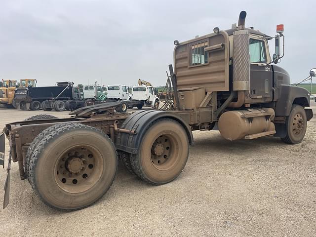 Image of Mack CH613 equipment image 2