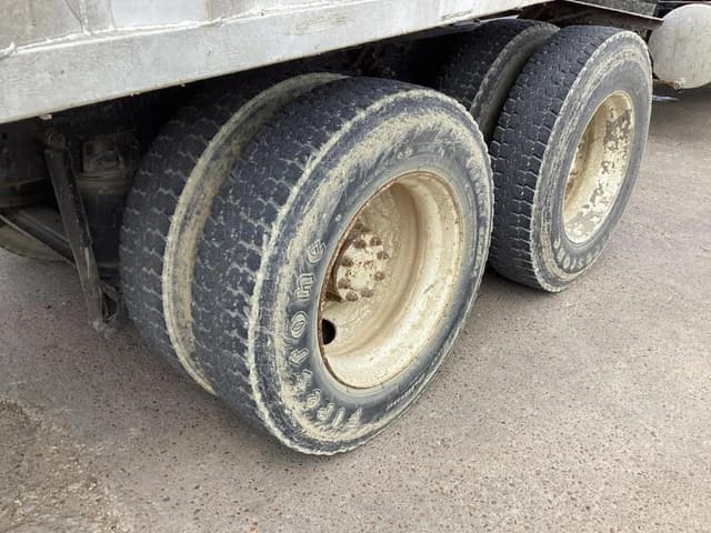 Image of Mack CH613 equipment image 4