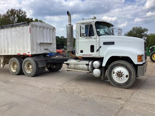 Image of Mack CH613 equipment image 1