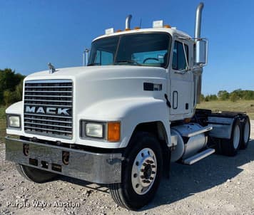 Main image Mack CH613