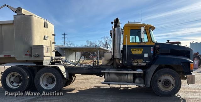 Image of Mack CH613 equipment image 3