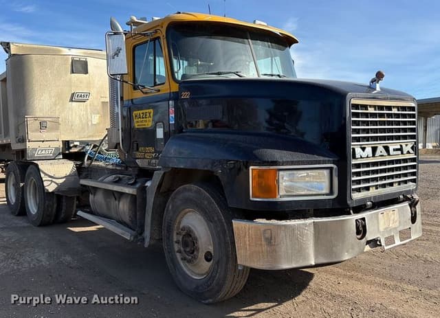 Image of Mack CH613 equipment image 2