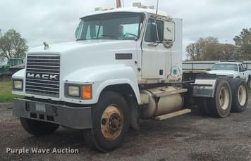 Main image Mack CH613