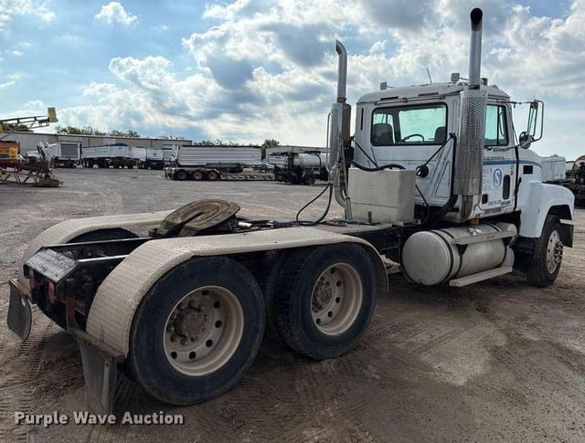 Image of Mack CH613 equipment image 4