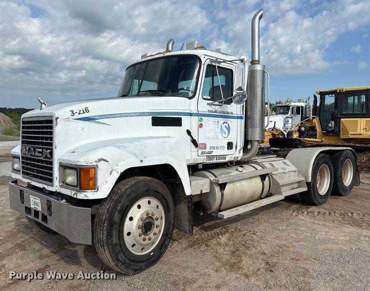Image of Mack CH613 Primary image