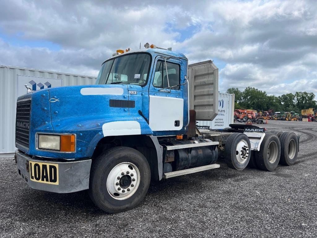 2000 Mack CH613 Equipment Image0