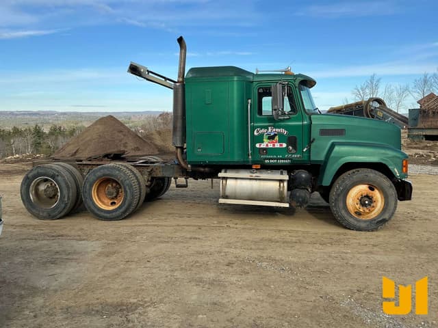 Image of Mack CH613 equipment image 3