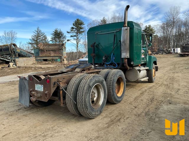 Image of Mack CH613 equipment image 4