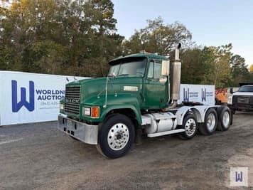 Main image Mack CH613