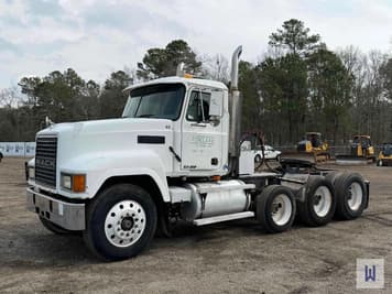 Main image Mack CH613