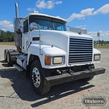 Main image Mack CH613