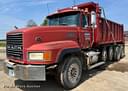 2000 Mack CL713 Image