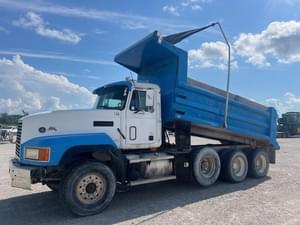 2000 Mack CL713 Image