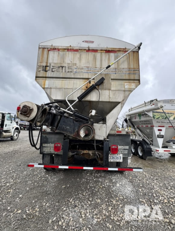 Image of Mack CX613 equipment image 3