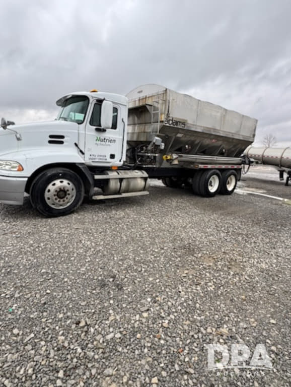 Image of Mack CX613 equipment image 2