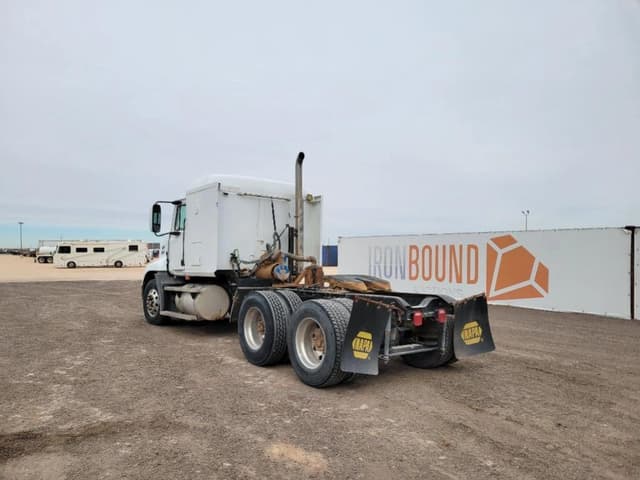 Image of Mack CX613 equipment image 2