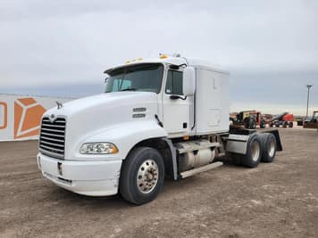 Main image Mack CX613