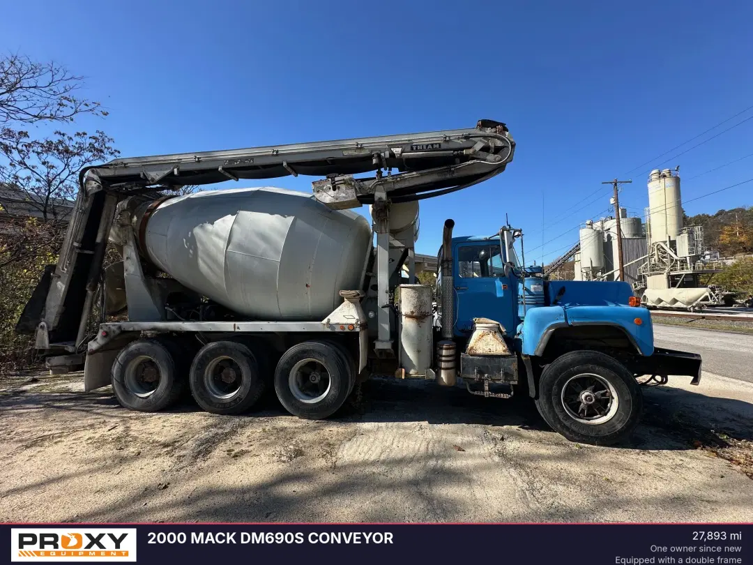 Image of Mack DM690S Primary image