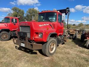 2000 Mack DM690S Image