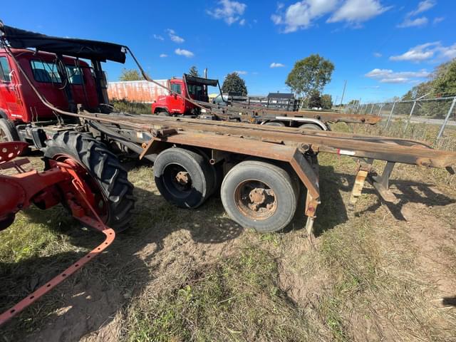 Image of Mack DM690S equipment image 2