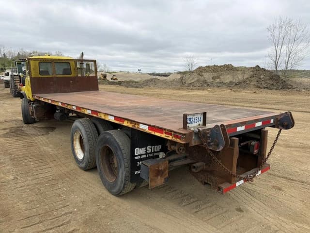 Image of Mack DM690S equipment image 1