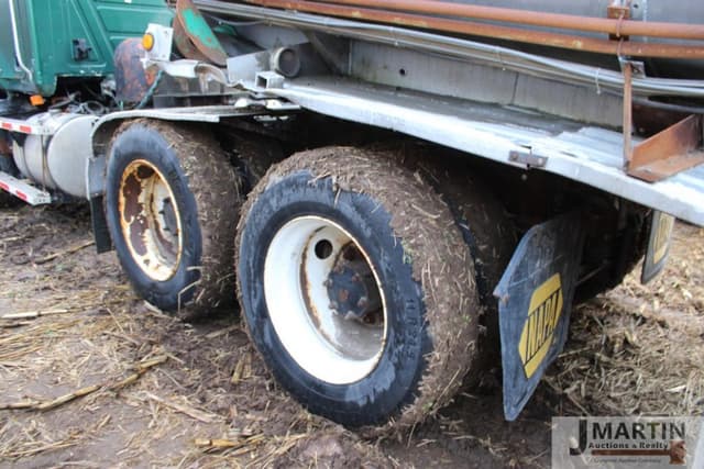 Image of Mack E7-427 equipment image 4