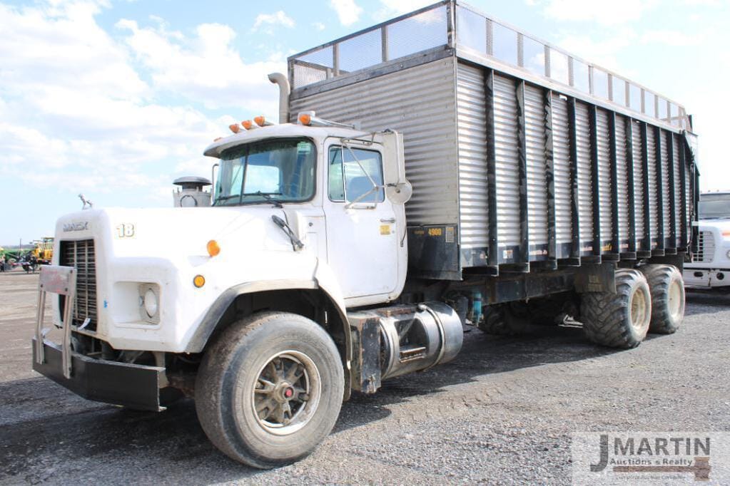 Main image Mack RB688S