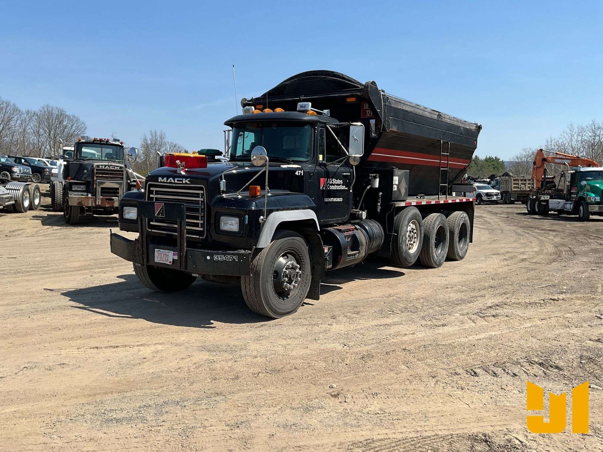 2000 Mack RD688S Equipment Image0