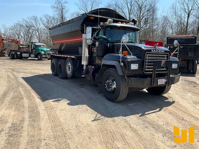 Image of Mack RD688S equipment image 2