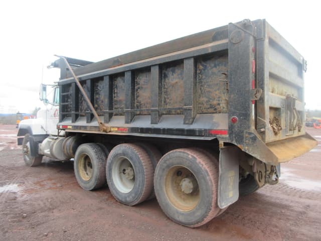 Image of Mack RD600 equipment image 4