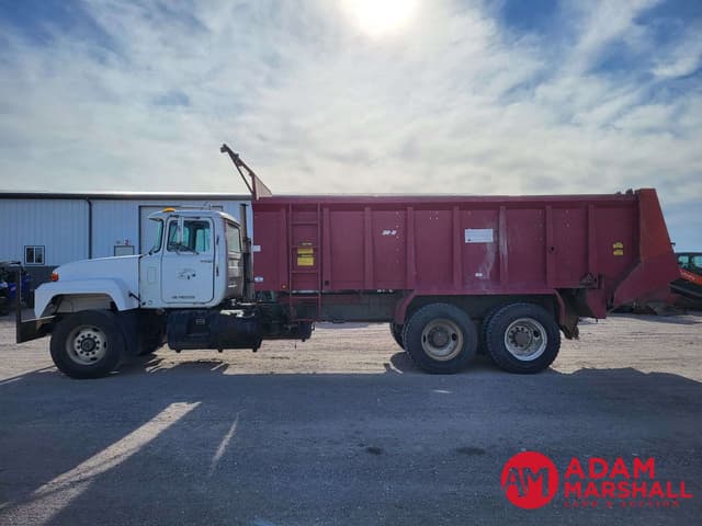 Image of Mack RD6885 equipment image 4