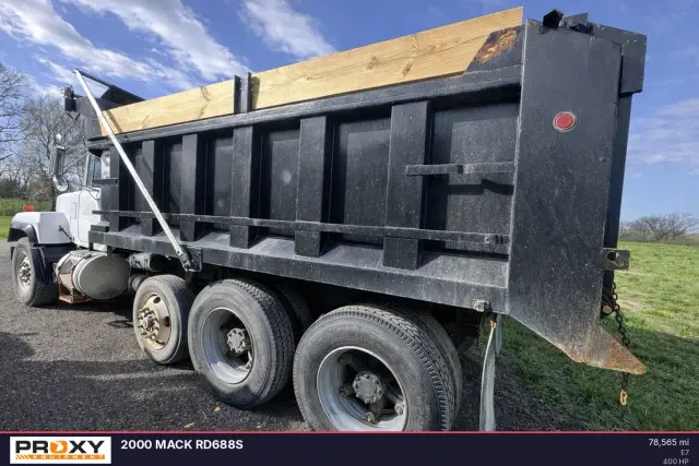Image of Mack RD688S equipment image 3