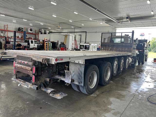 Image of Mack RD688S equipment image 2