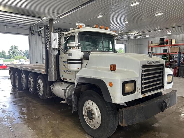 Image of Mack RD688S equipment image 1