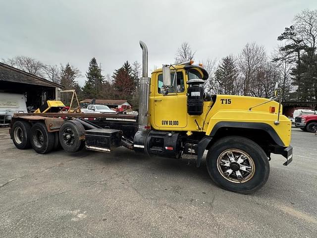 Image of Mack RD688S equipment image 1