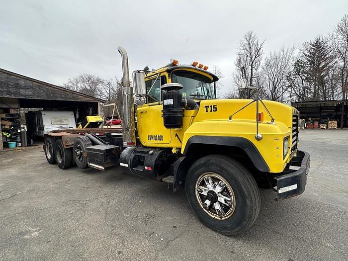 2000 Mack RD688S Equipment Image0