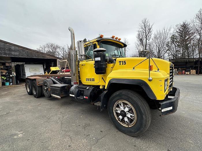 Image of Mack RD688S Primary image