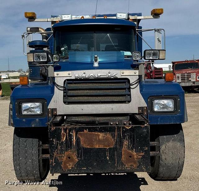 Image of Mack RD688S equipment image 1