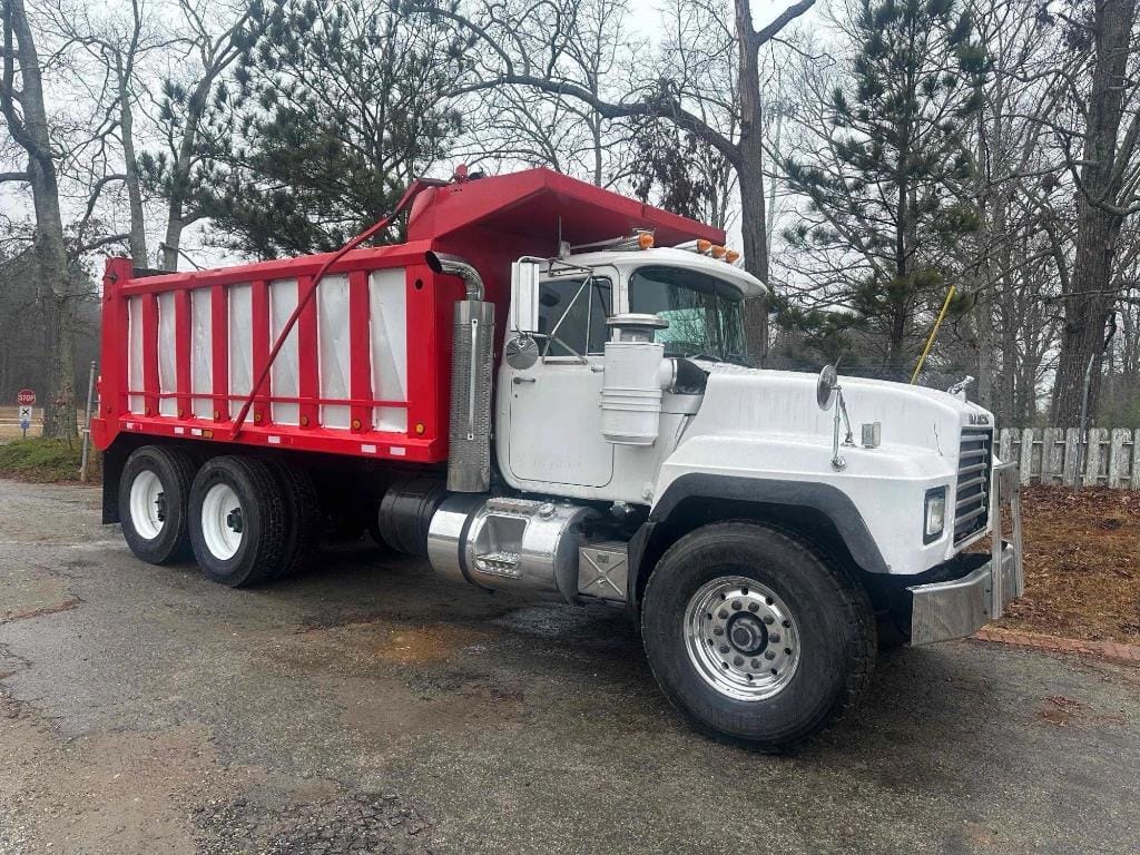 2000 Mack RD688S Equipment Image0