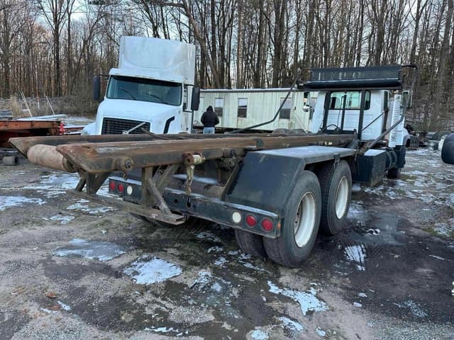 Image of Mack RD688S equipment image 3