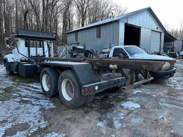 Image of Mack RD688S equipment image 1