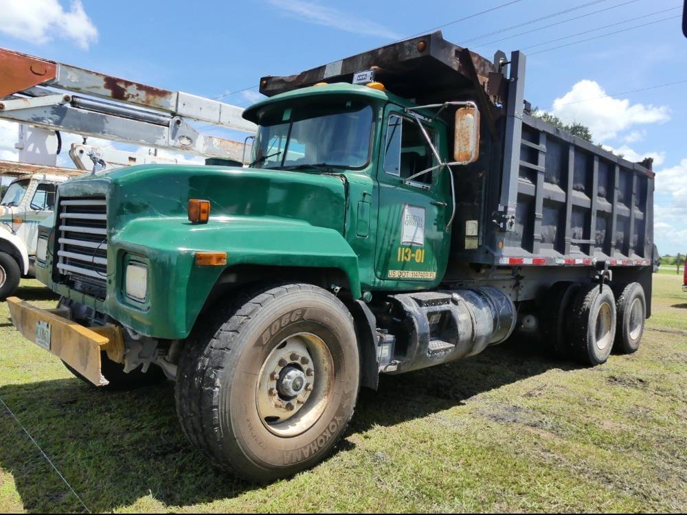 Image of Mack RD690S Primary image